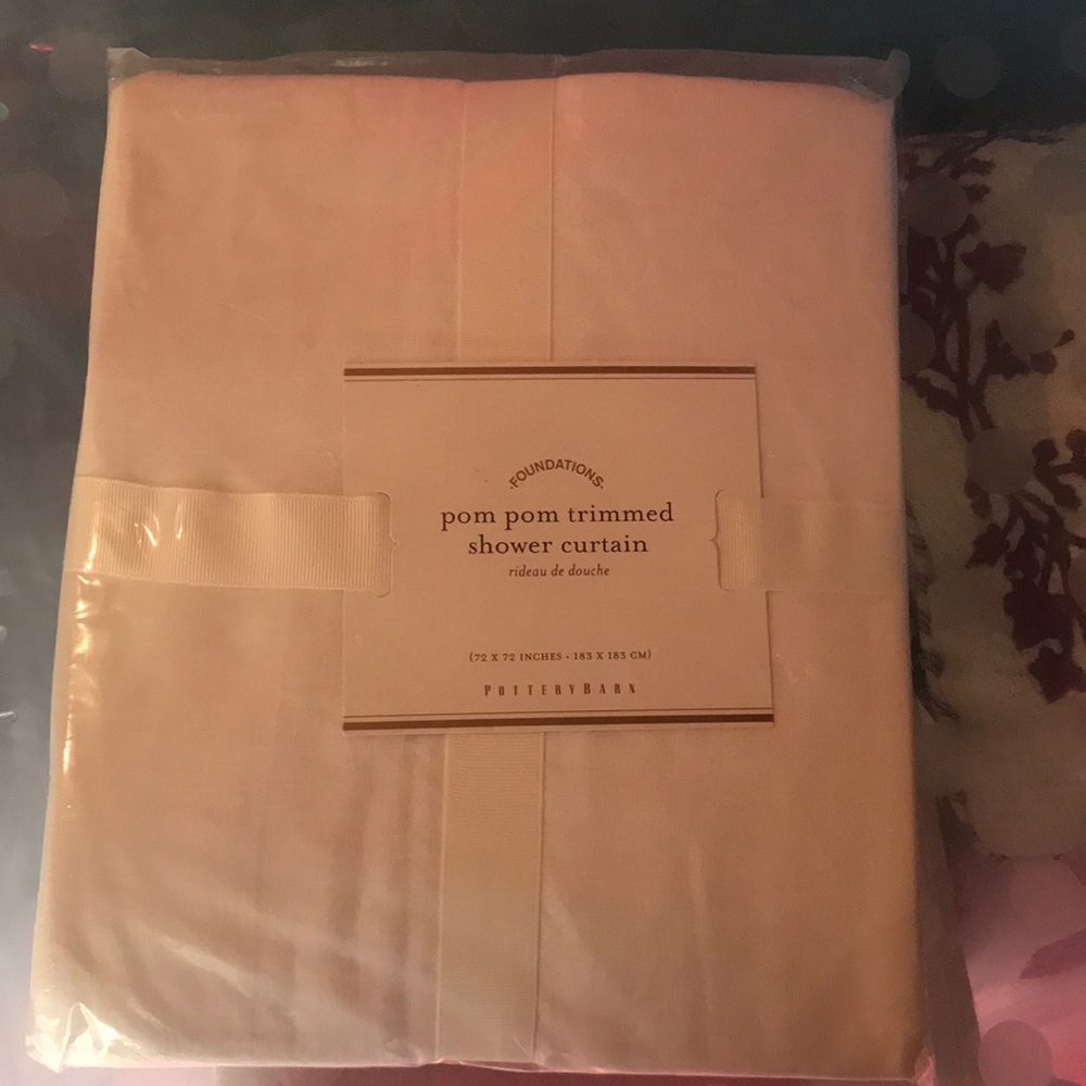 Pottery barn Pom Pom trimmed shower curtain BNWT